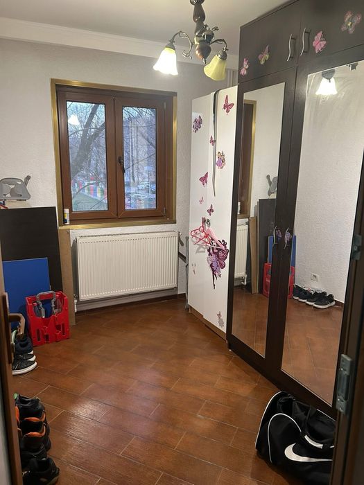 De vanzare Aparatament cu 3 camere