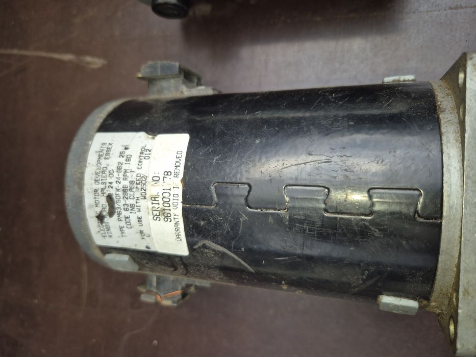 Motor DC. 12 - 24 V