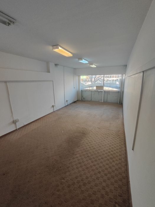 Închiriez spațiu ultra central Pitești