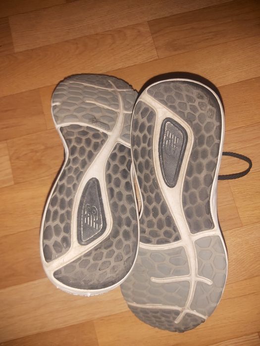 Маратонки New Balance и Brooks