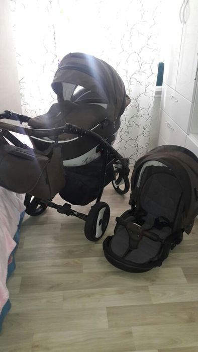 Коляска в отличном состоянии