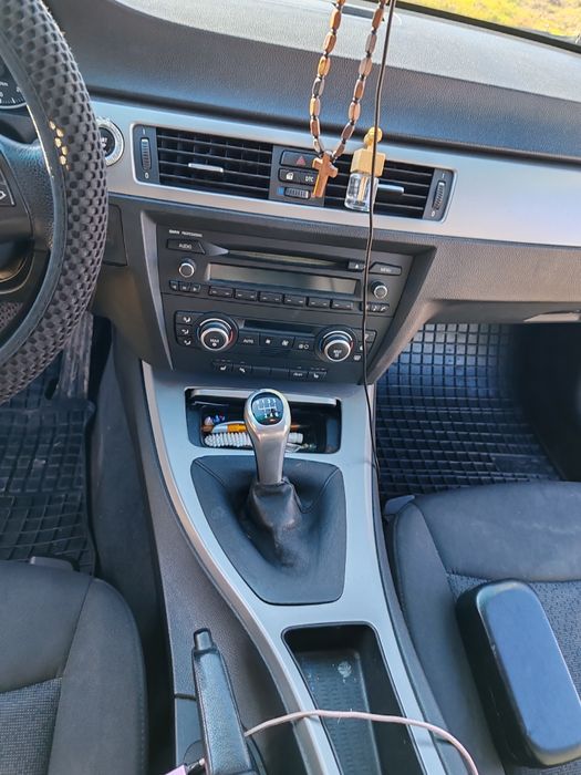 Vând BMW E90 înmatriculat