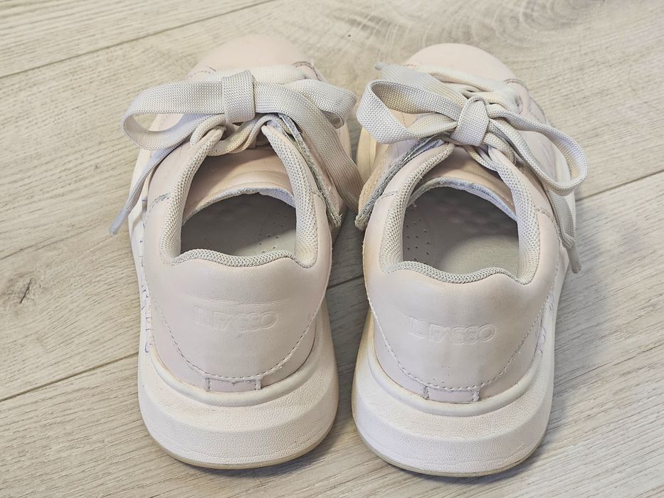 Sneakers fete 33 / pantofi + bonus adidasi