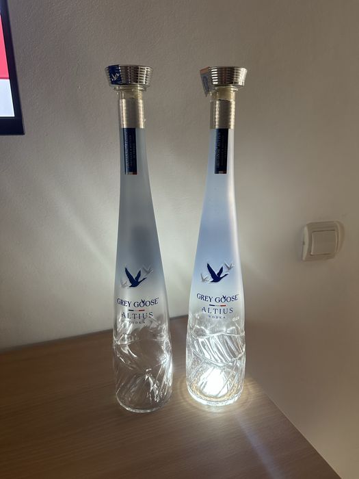 3 sticle Grey Goose Altius 700 m – goale – colecție/decor