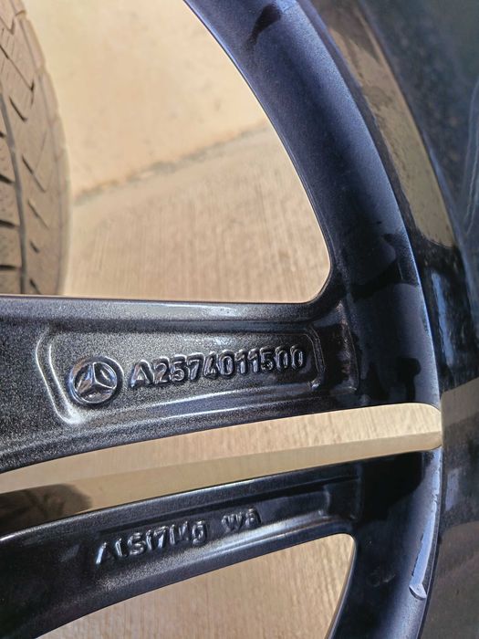 19 цола Mercedes CLS W257 оригинални джанти със зимни гуми Pirelli