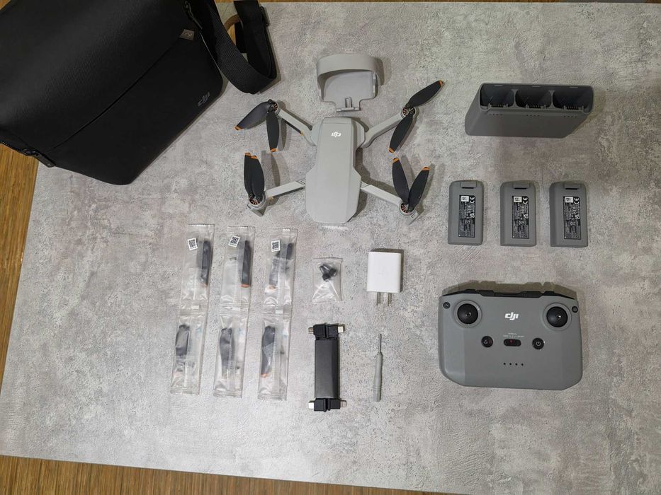 Дрон DJI MINI 2 fly more combo