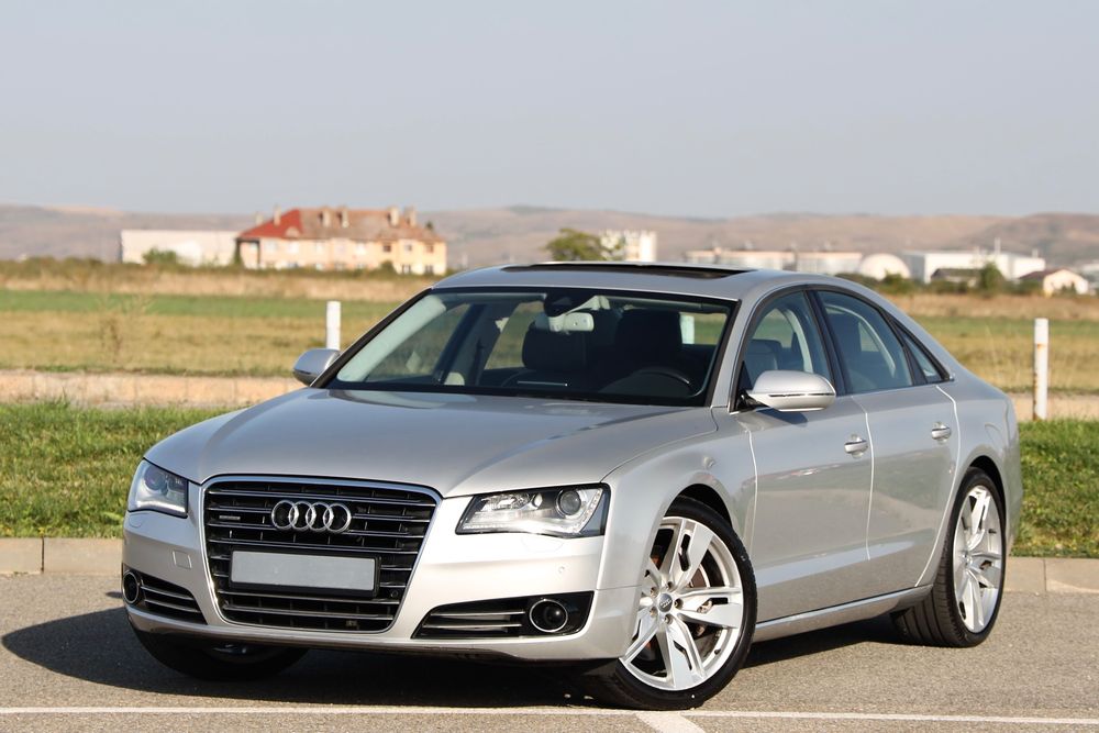 AUDI A8