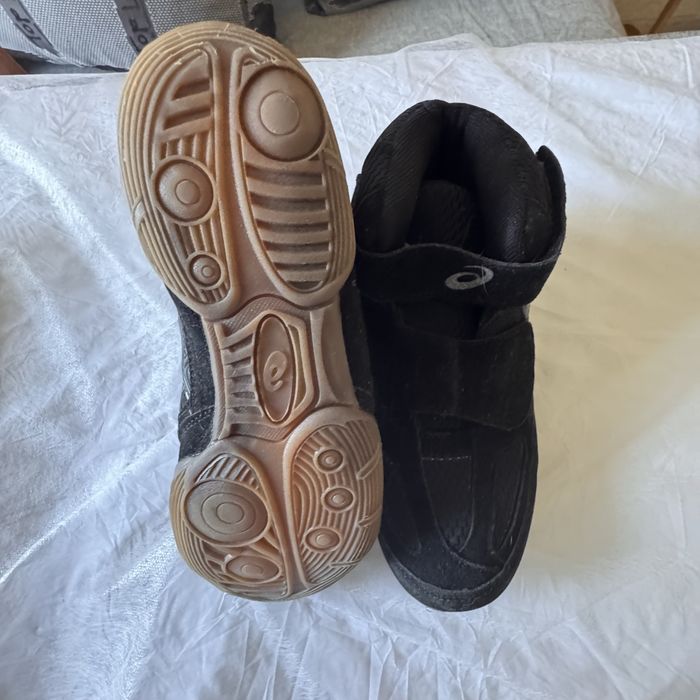 Продам новые борцовки