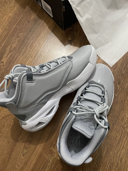 Jordan Max Aura 4