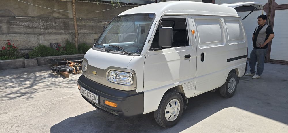 Damas van  2018 holati yaxshi  metan bor, oldi kriloda kraskasi bor