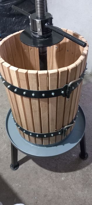 Teasc, storcator, saitau, struguri