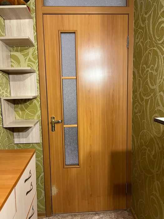 Отдам 3 межкомнатные двери