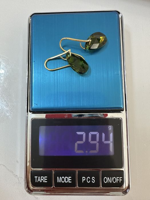 Золотые серьги с кристаллами Swarovski