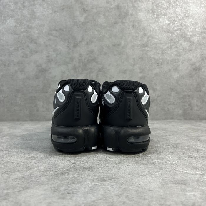 Nike Air Max Plus DRIFT Black/White- 40/41