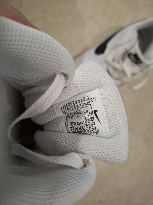 Маратонки Nike 37.5