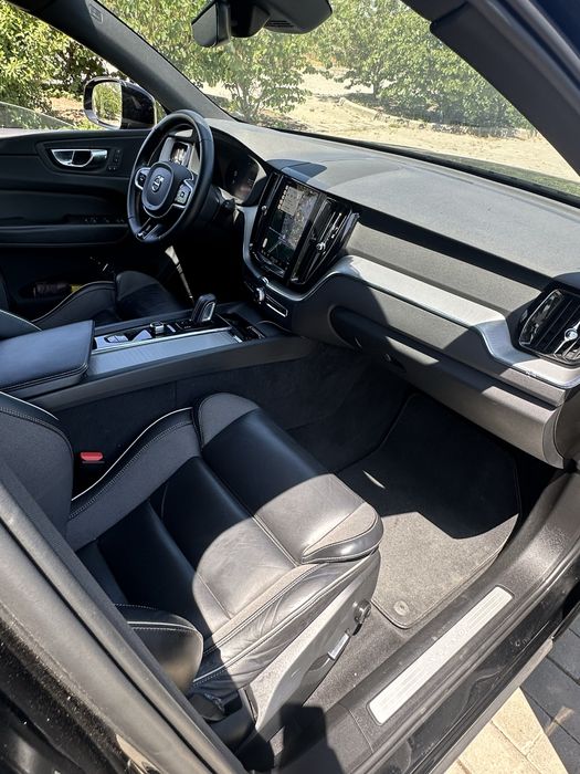 Volvo xc 60 , model 2022