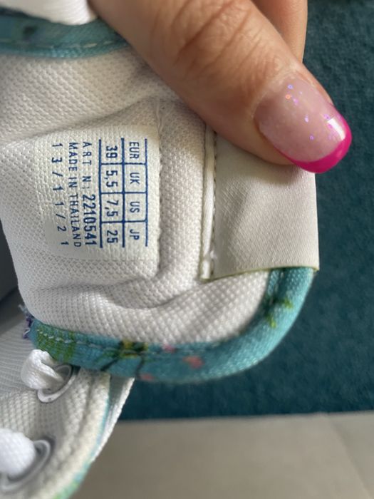 Guess 37 Le coq sportif 39