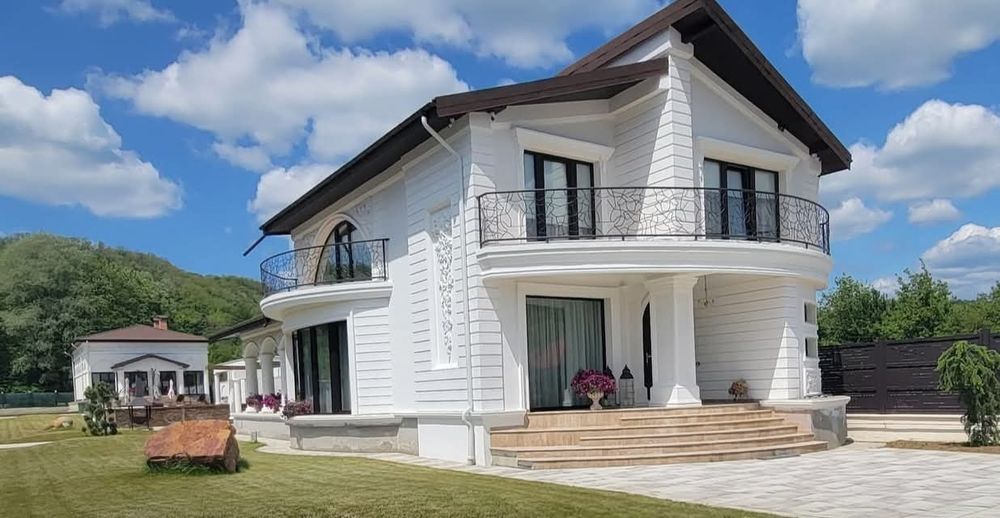 Amenajari interioare și exterioare