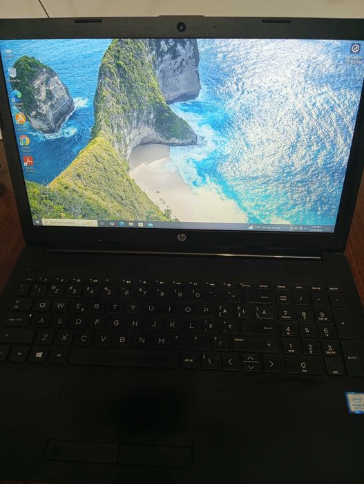 Vând laptop HP 15-DA1008NQ