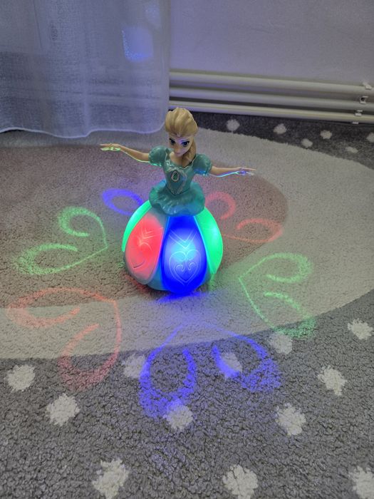 Vand 2 jucării Elsa si Ana