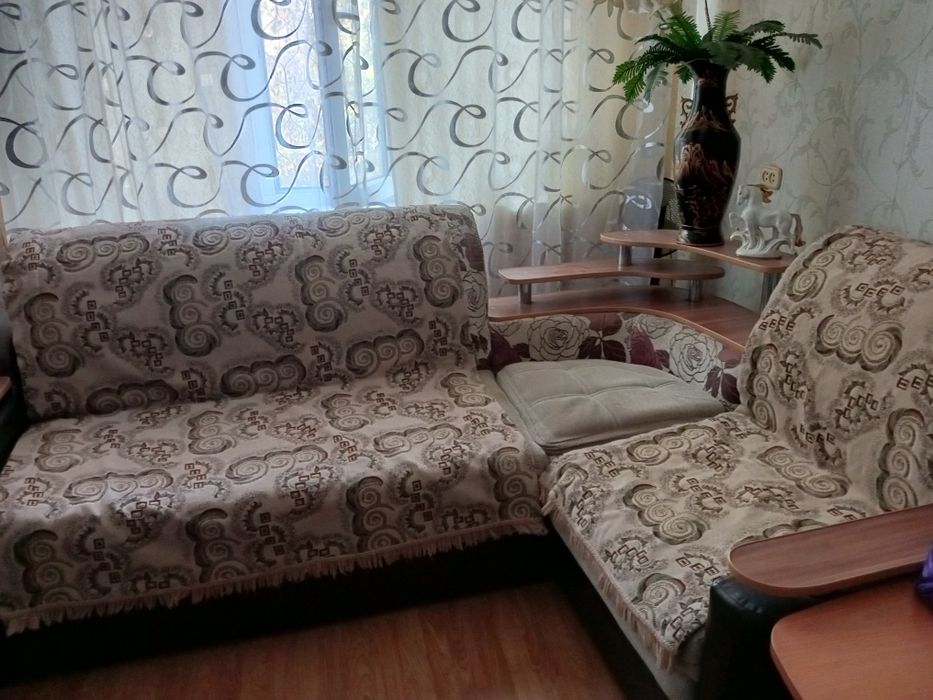 Угловой диван продам
