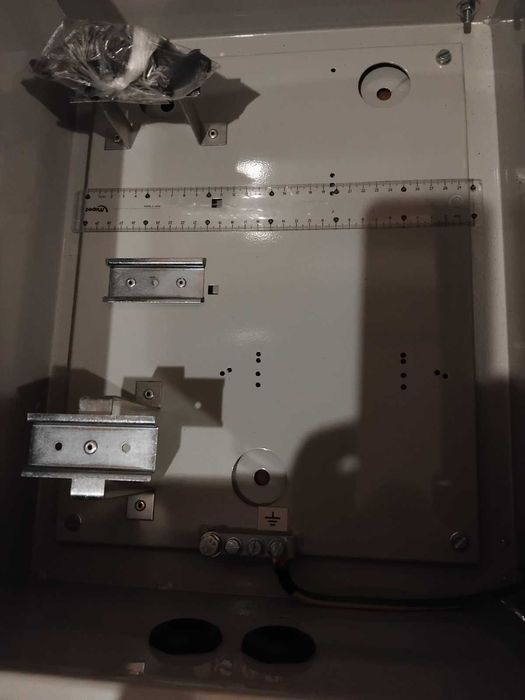 Безплатна доставка! Нови метални елтабла за външен монтаж