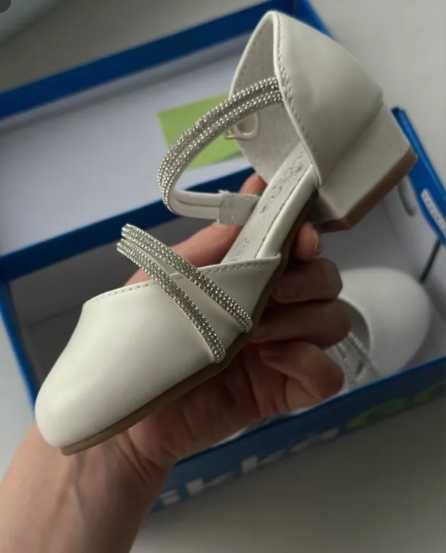 Туфли праздничные на девочку размер 32