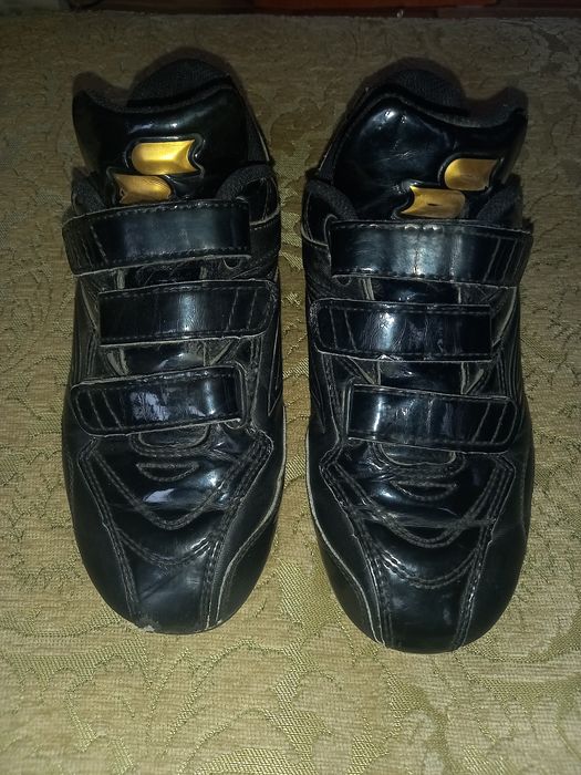 Продам бутцы детские