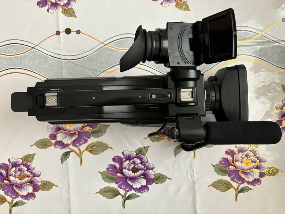 Видеокамера Sony HVR-HD1000E