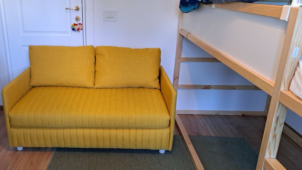 Canapea Fridhult Ikea galbenă
