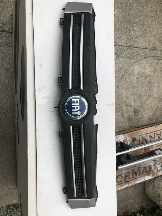 Решетки/маскис емблема за фиат Панда