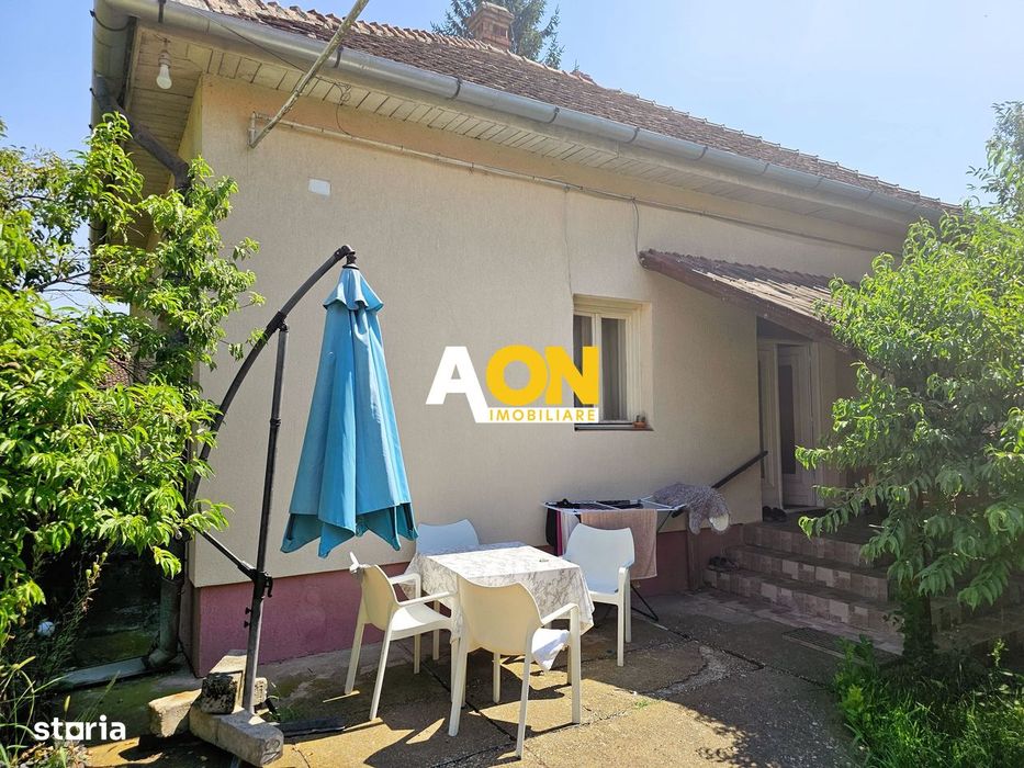 Casa renovata, 2 corpuri de cladire + anexe, 1331 mp teren, Paclisa