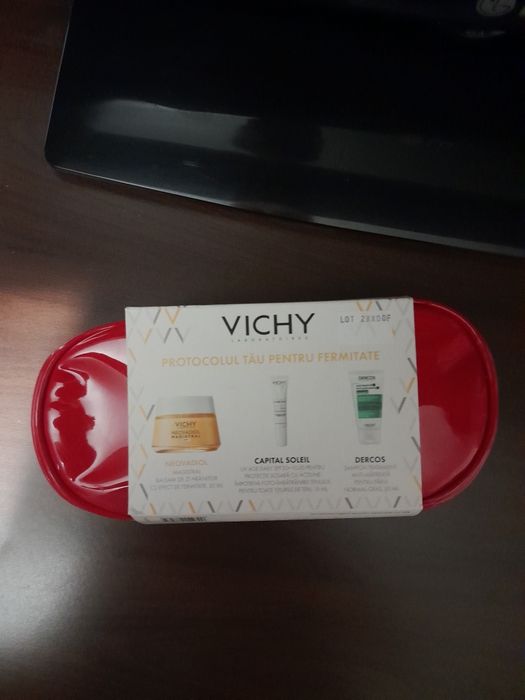 Set Neovadial Magistral cu efect de fermitate,Vichy.