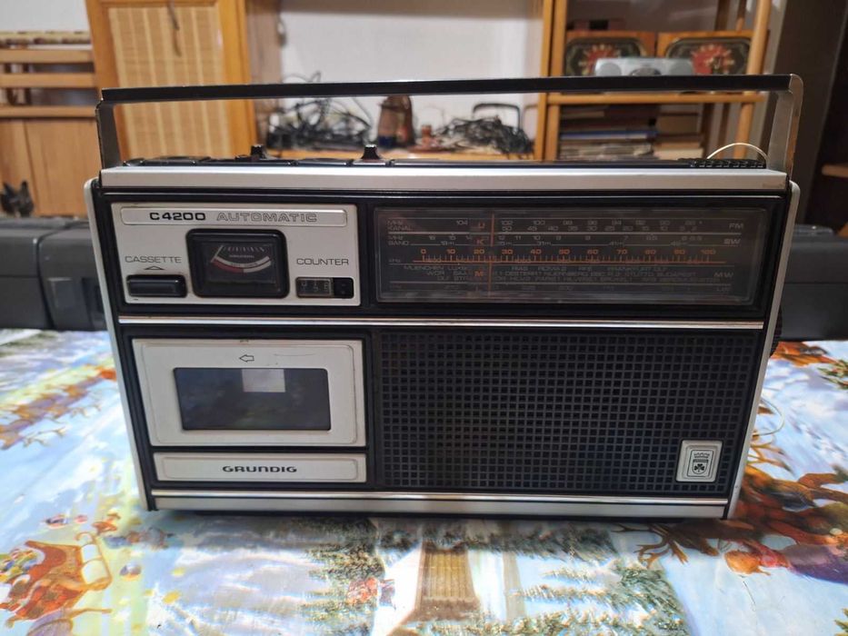 Различни радио касетофони