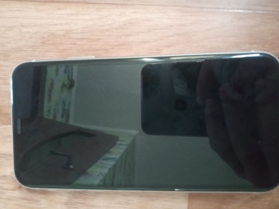 Продам айфон 11 .