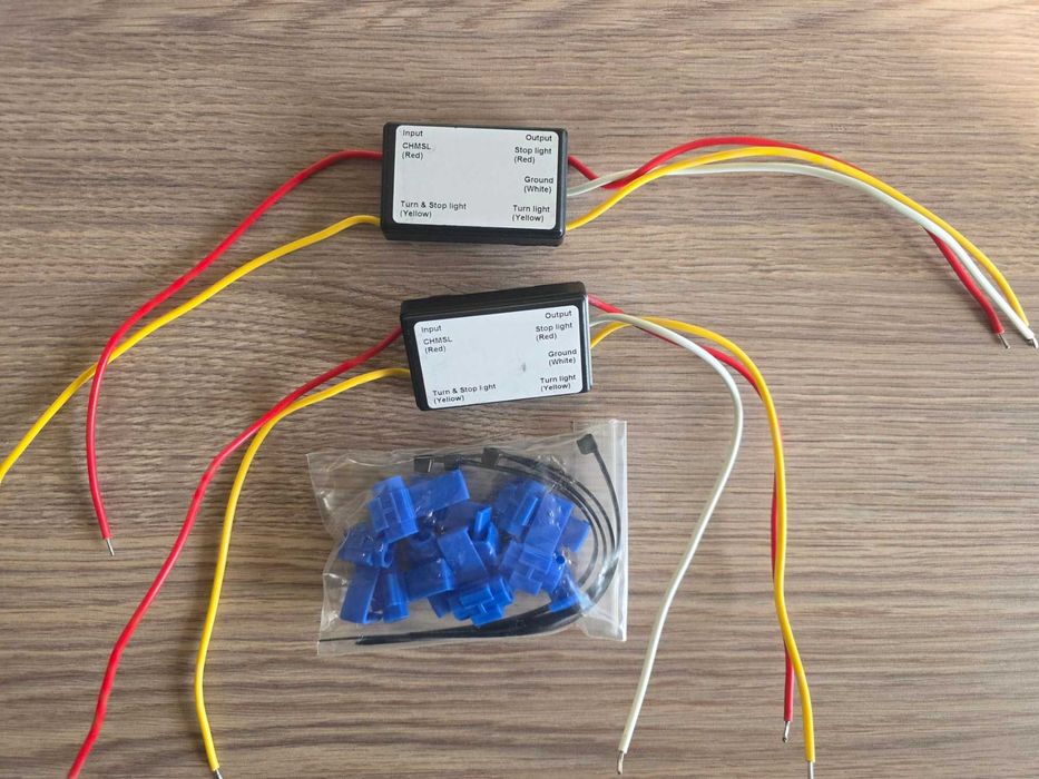 Модул за разделяне на стопове и мигачи на американски автомобили