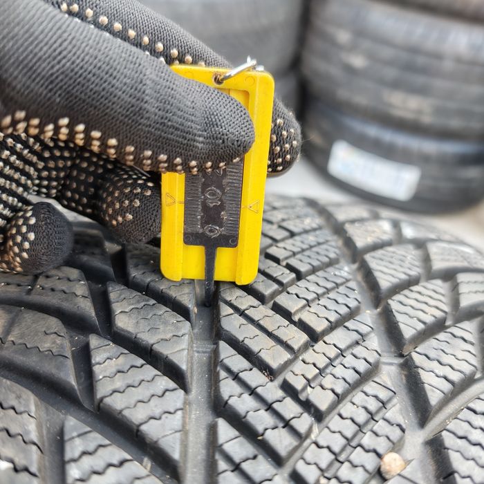 Anvelope 235/50R19 marca Bridgestone, DOT 2021,M+S, 7 mm