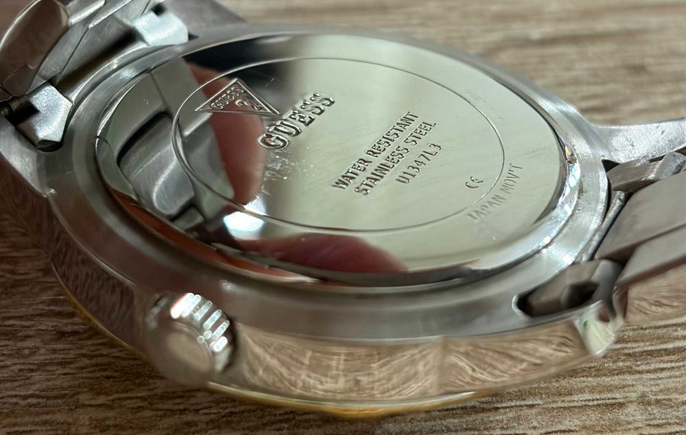 Часовник guess u1347L3