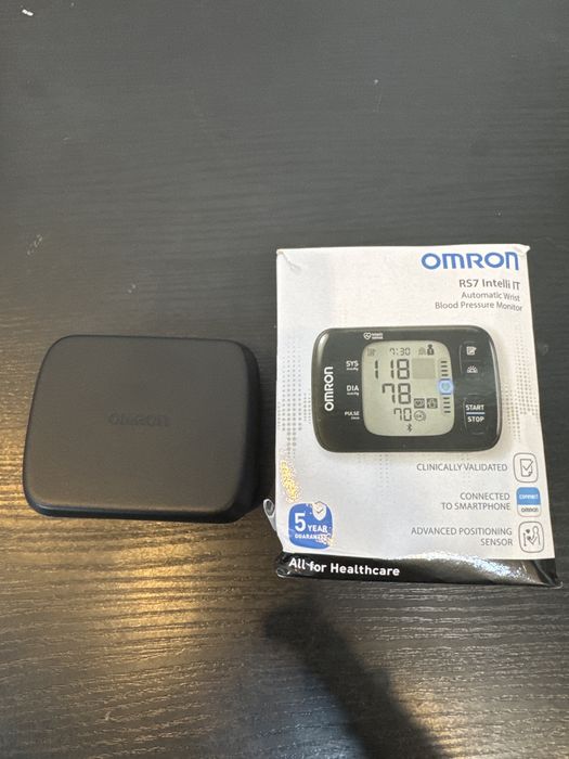 Tensiometru Omron RS7 Intelli It
