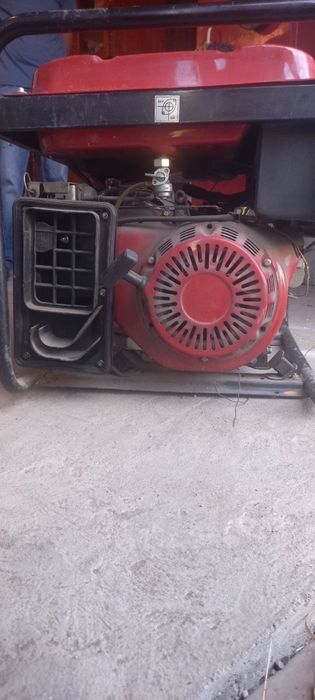 Бензиновый электро генератор