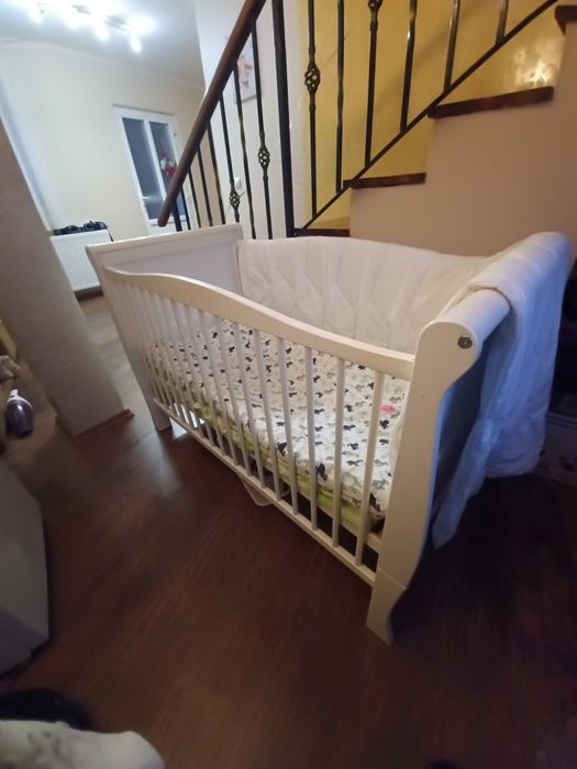 Pătuț bebe din lemn