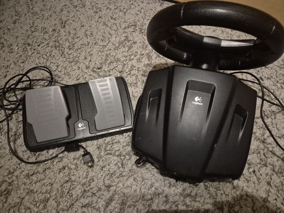 Volan Logitech Racing wheel + pedale  ptr Laptop, calculator,  PC..