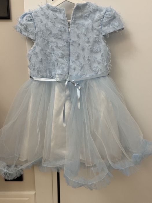 Нарядное платье на девочку