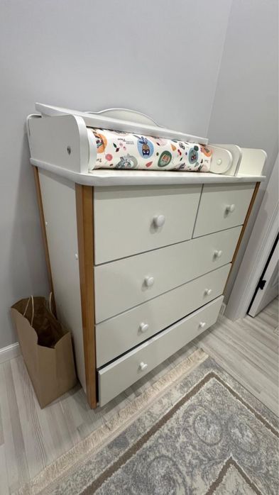 Продам пеленальный столик комод