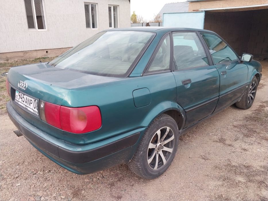 Продаю хорошую Ауди 80
