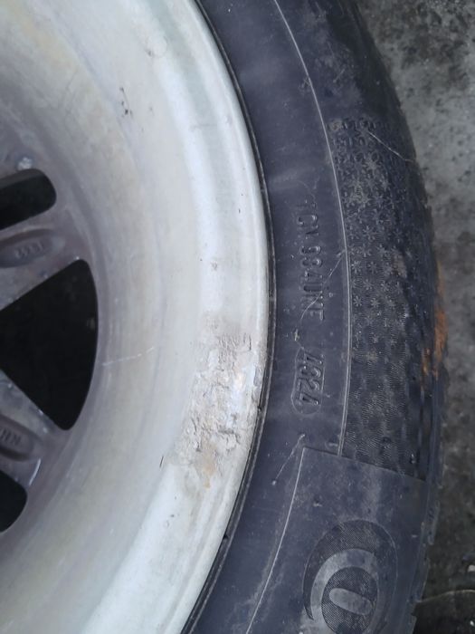 Jante cu anvelope mixte  195/65/15 bmw e46  dot 2024