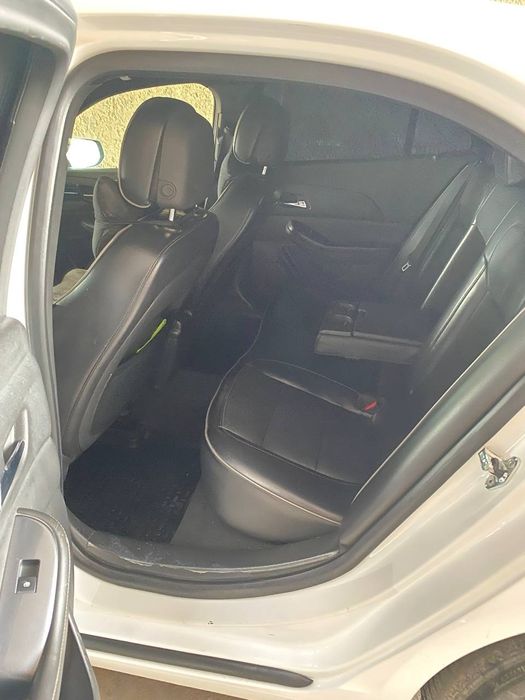 Малибу 2012 идеальным состояние 210 пробег мотор с капремонта