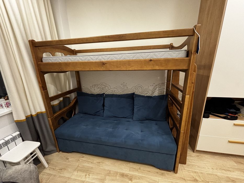 Кровать двухъярусная