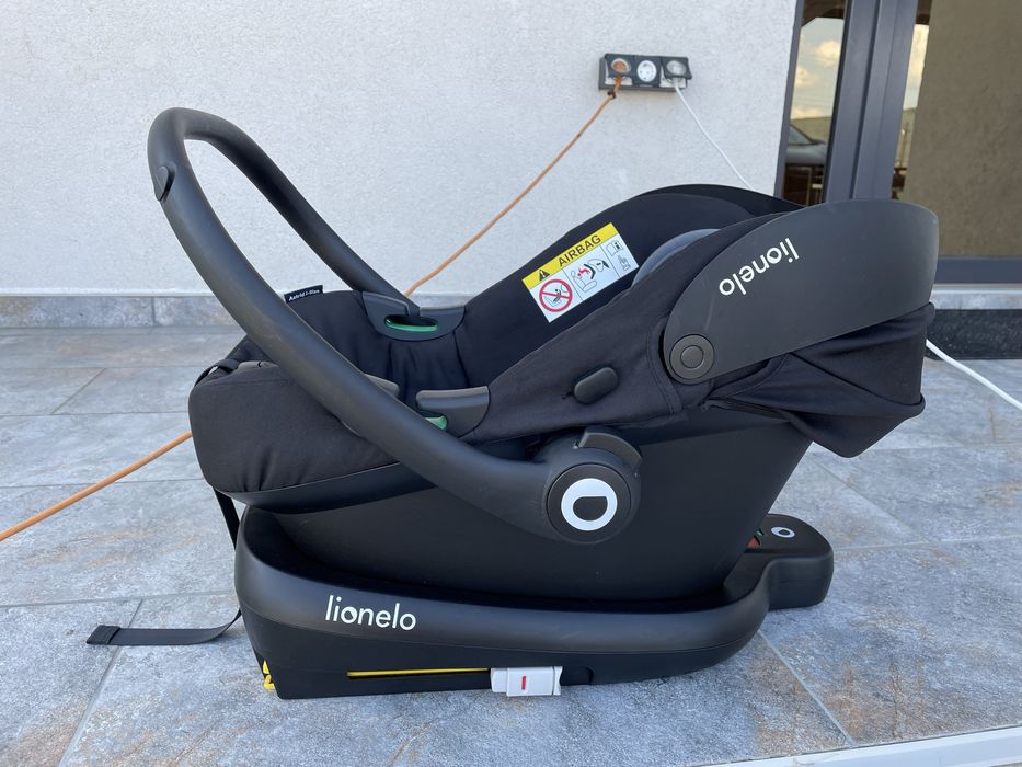 Scoica cu isofix,folosita de cateva ori,instalat in a doua masina