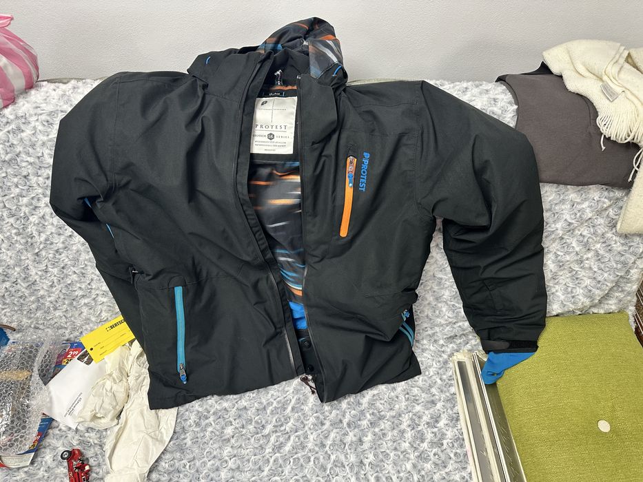 costum ski, CMP, pantaloni ski,șapcă New Era, Geaca